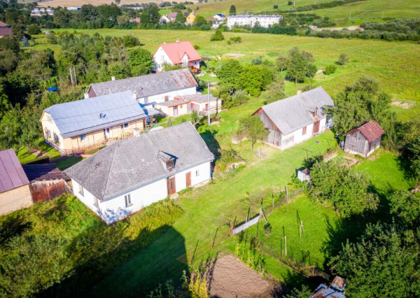 Predaj 2 domov a 4742 m2 pozemku iba 10 km od Bardejova v obci Zborov