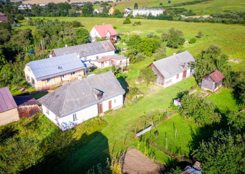 Predaj 2 domov a 4742 m2 pozemku iba 10 km od Bardejova v obci Zborov